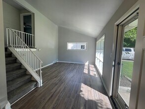 1215 Sycamore Dr in Rochester Hills, MI - Building Photo - Building Photo