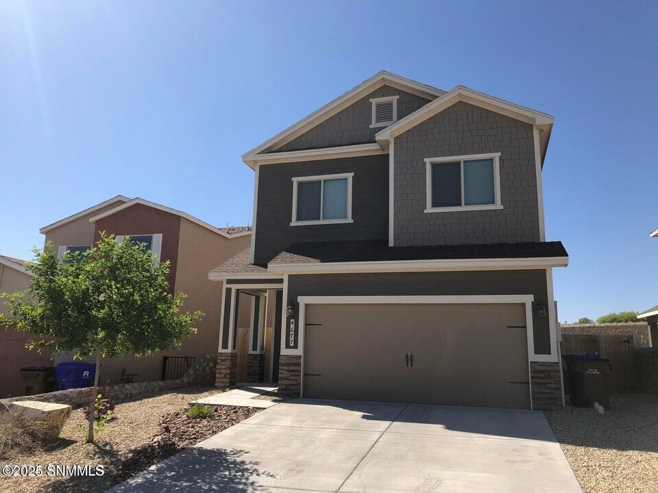 4677 Rimrock Dr in Las Cruces, NM - Building Photo