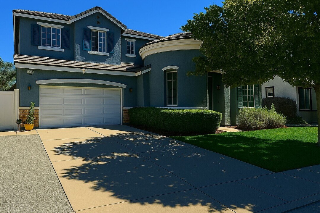 42 Helen Ave in Beaumont, CA - Foto de edificio