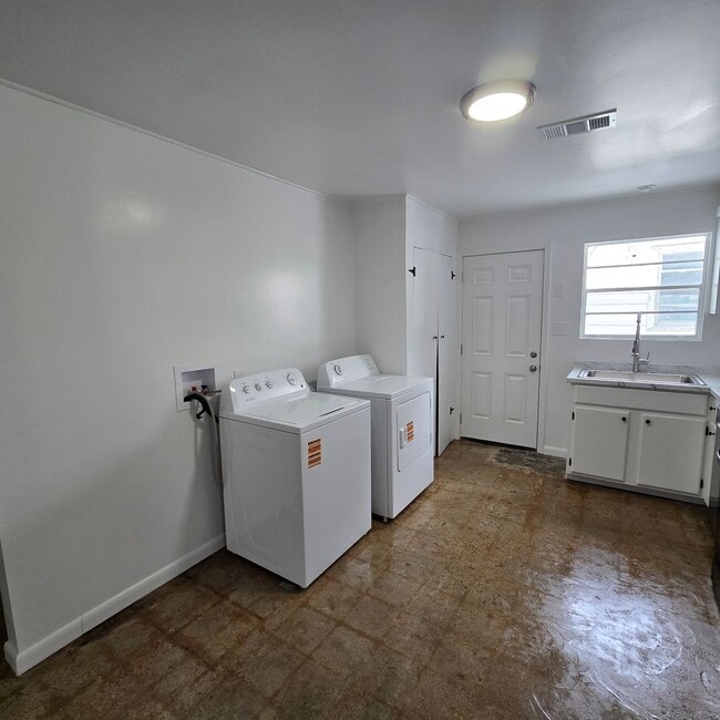 701 McLain St in Newport, AR - Building Photo - Building Photo