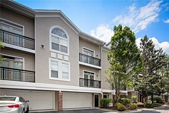 4248 River Green Dr NW in Atlanta, GA - Building Photo - Building Photo