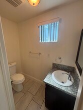 846 W 78th St in Los Angeles, CA - Foto de edificio - Building Photo