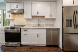 159 Boston Post Rd in East Lyme, CT - Building Photo - Building Photo