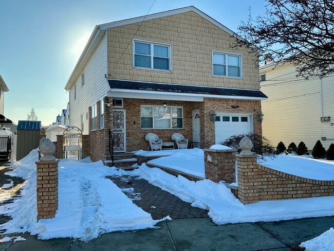 306 Jefferson Ave in Staten Island, NY - Building Photo - Building Photo