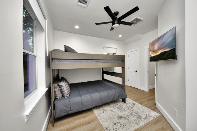 2007 Briley St in Houston, TX - Building Photo - Building Photo