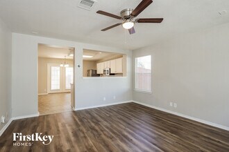 8131 Sandbar Point in San Antonio, TX - Building Photo - Building Photo