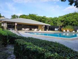 545 Trace Cir in Deerfield Beach, FL - Building Photo