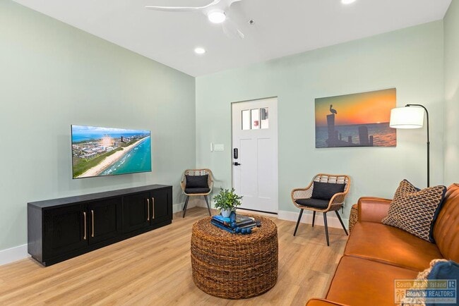 property at 111 W Sunny Isle Dr