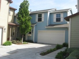 279 Azalea Pl in Soledad, CA - Building Photo