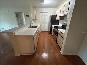 5455 Vineland Rd in Orlando, FL - Foto de edificio - Building Photo