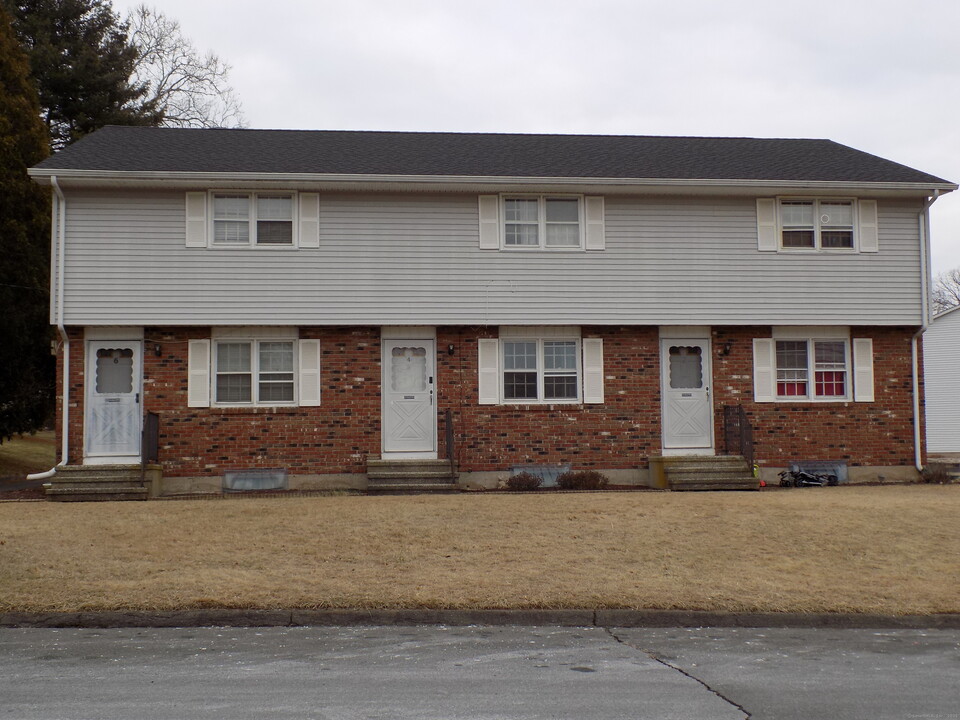 6 Constance Ln in Bristol, CT - Building Photo