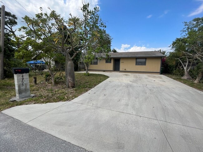 4265 Narcissus Ave in Lake Worth Beach, FL - Building Photo - Building Photo