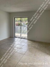 5834 SE Drew Rd in Belleview, FL - Building Photo - Building Photo