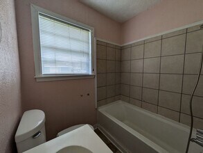 12843-12849 Hamshire Rd in Hamshire, TX - Building Photo - Building Photo