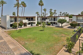 240 Old Litchfield Rd-Unit -207 in Litchfield Park, AZ - Building Photo - Building Photo