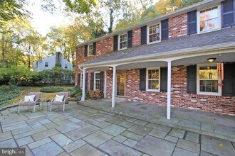 594 Contention Ln in Berwyn, PA - Building Photo - Building Photo