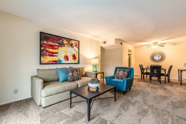 Devonshire Apartments in Louisville, KY - Building Photo - Building Photo