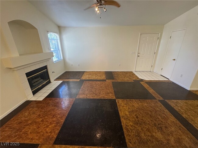 5415 W Harmon Ave in Las Vegas, NV - Building Photo - Building Photo