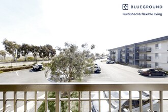 333 1st St, Unit FL3-ID5984A in Seal Beach, CA - Building Photo - Building Photo