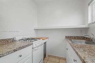 225 Madeira Ave in Coral Gables, FL - Building Photo - Building Photo