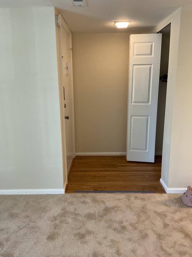 21 Oakridge Dr in Langhorne, PA - Foto de edificio - Building Photo