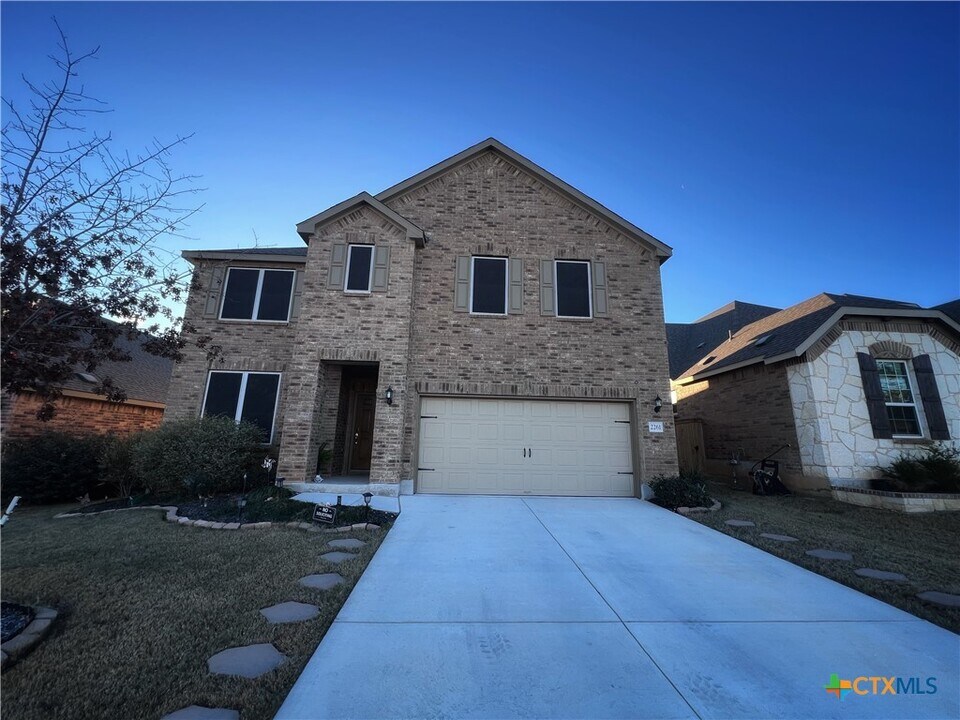 2261 Kiskadee Dr in New Braunfels, TX - Foto de edificio