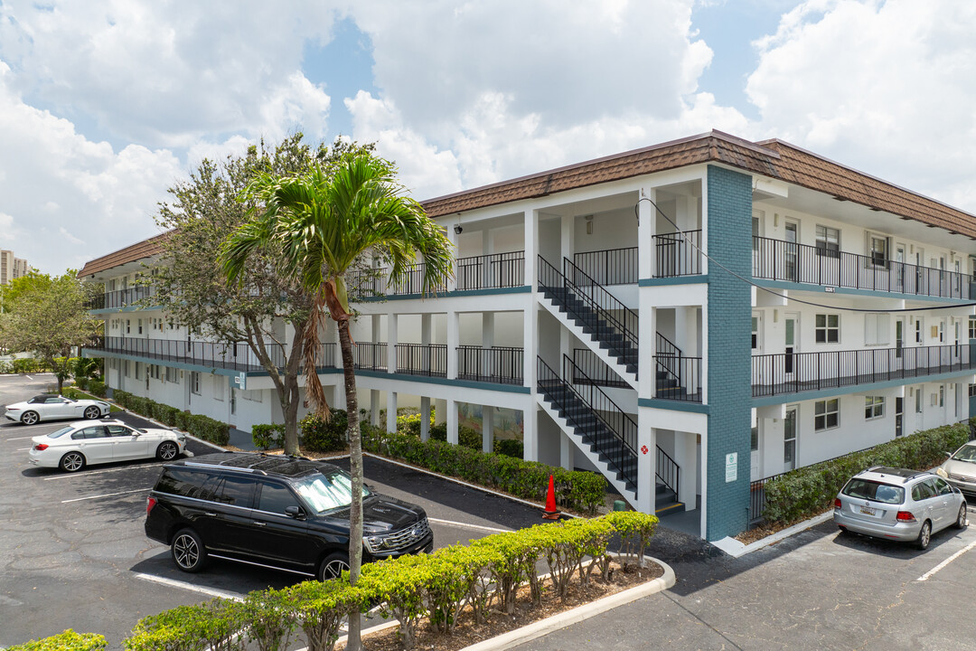 Gardens by the Sea in Pompano Beach, FL - Building Photo