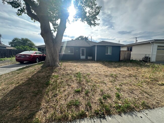 property at 1408 W Lee St