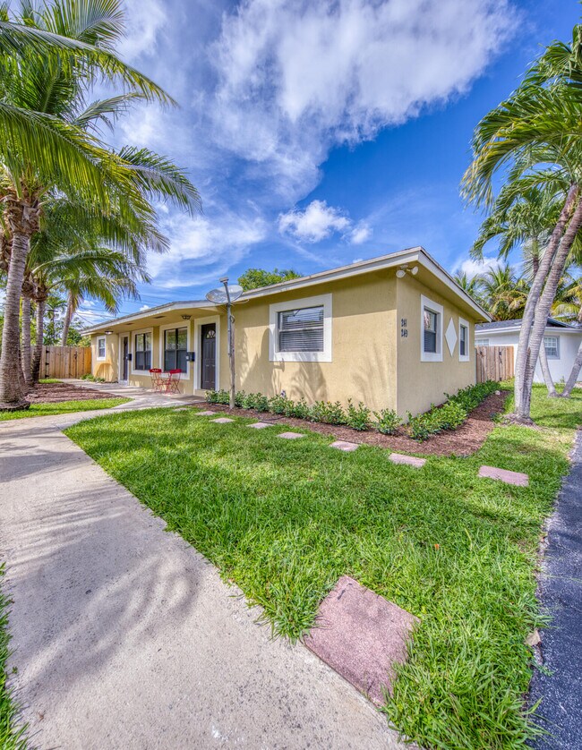241 NE 40th Ct in Oakland Park, FL - Building Photo - Building Photo