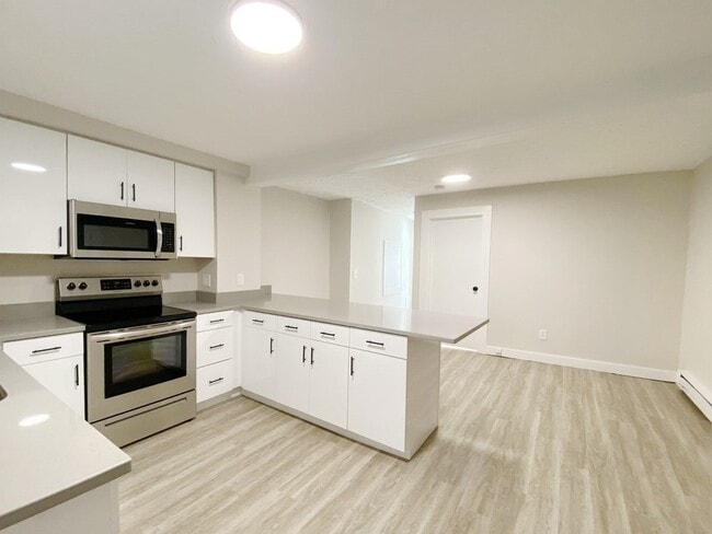 186 Chelsea St, Unit A in Boston, MA - Foto de edificio - Building Photo