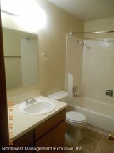 2022 E 6th St-Unit -Unit 4 in Vancouver, WA - Building Photo - Building Photo