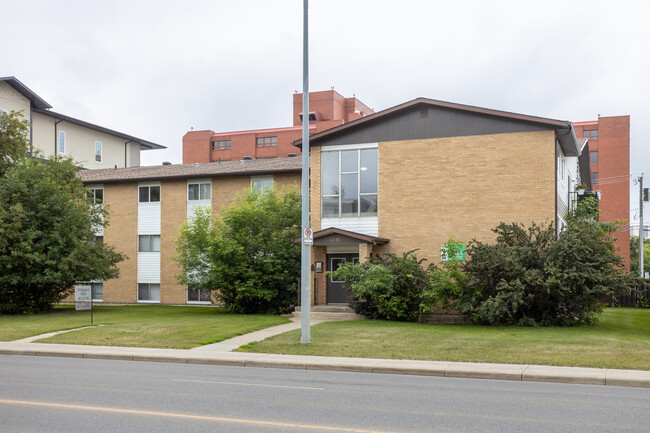 Wellington Place in Red Deer, AB - Building Photo - Primary Photo