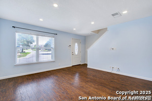 9 Even Post Pl in San Antonio, TX - Building Photo - Building Photo
