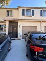 4758 Lago Vista Dr in Coconut Creek, FL - Building Photo