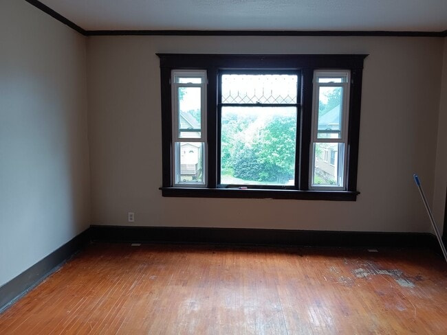 property at 310 S 8th Ave W