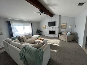 30041 Windward Dr in Canyon Lake, CA - Building Photo - Building Photo