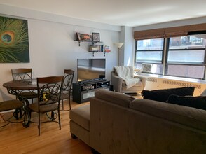 4180.5 N Marine Dr in Chicago, IL - Building Photo - Building Photo