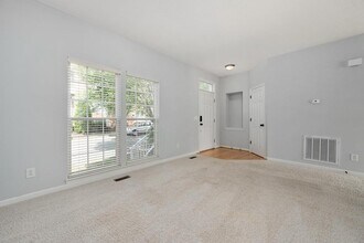 7333 Althorp Way in Nashville, TN - Foto de edificio - Building Photo