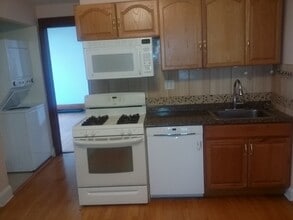 2325 W Iowa St-Unit -2 in Chicago, IL - Building Photo - Building Photo