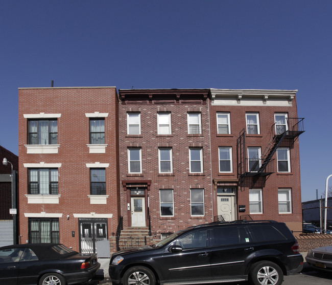 65 Rapelye St in Brooklyn, NY - Foto de edificio - Building Photo