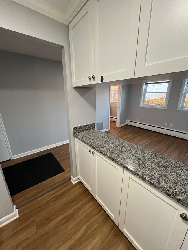 15 Fairfax Ave, Unit B-2