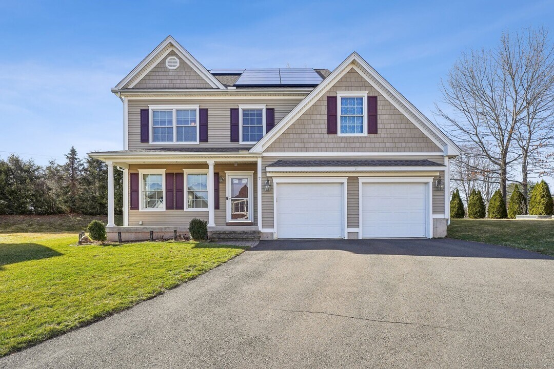 7 Tillage Ct in Plainville, CT - Building Photo