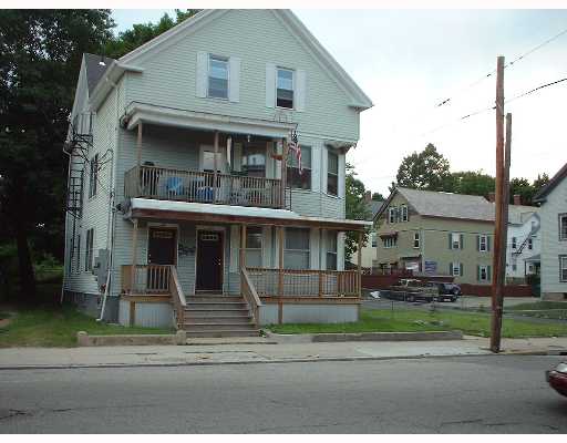 376-378 N Main St in Woonsocket, RI - Foto de edificio