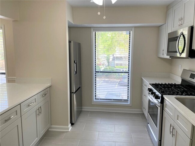 property at 408 Wynnes Ridge Cir SE