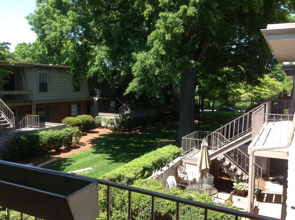 3816 Country Club Rd in Winston-Salem, NC - Building Photo