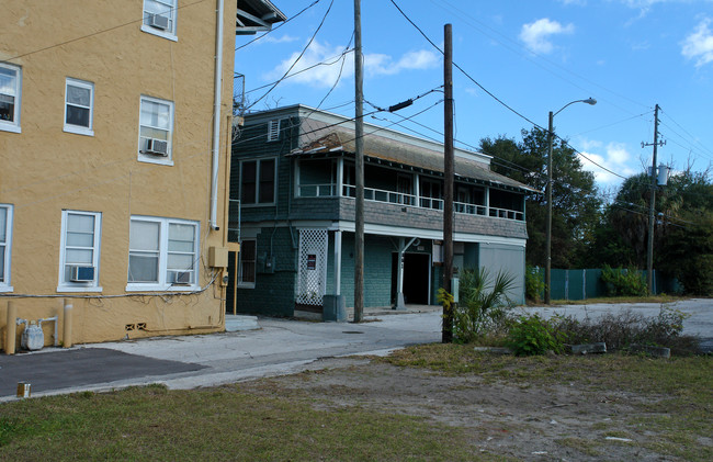 861 5th Ter S in St. Petersburg, FL - Foto de edificio - Building Photo