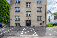 2226 Garfield Ave S in Minneapolis, MN - Foto de edificio - Building Photo