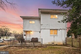 10725 Maple St in Fairfax, VA - Building Photo - Building Photo