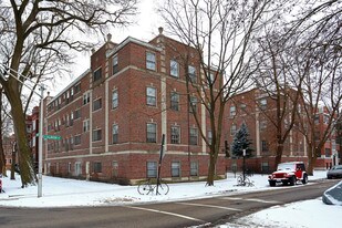 1435 W Albion Ave Apartments