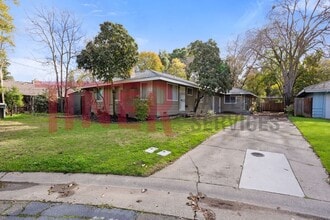 2848 Clover Ln in Sacramento, CA - Building Photo - Building Photo